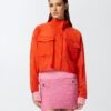 Chaqueta corta en tejido técnico con efecto organza.
