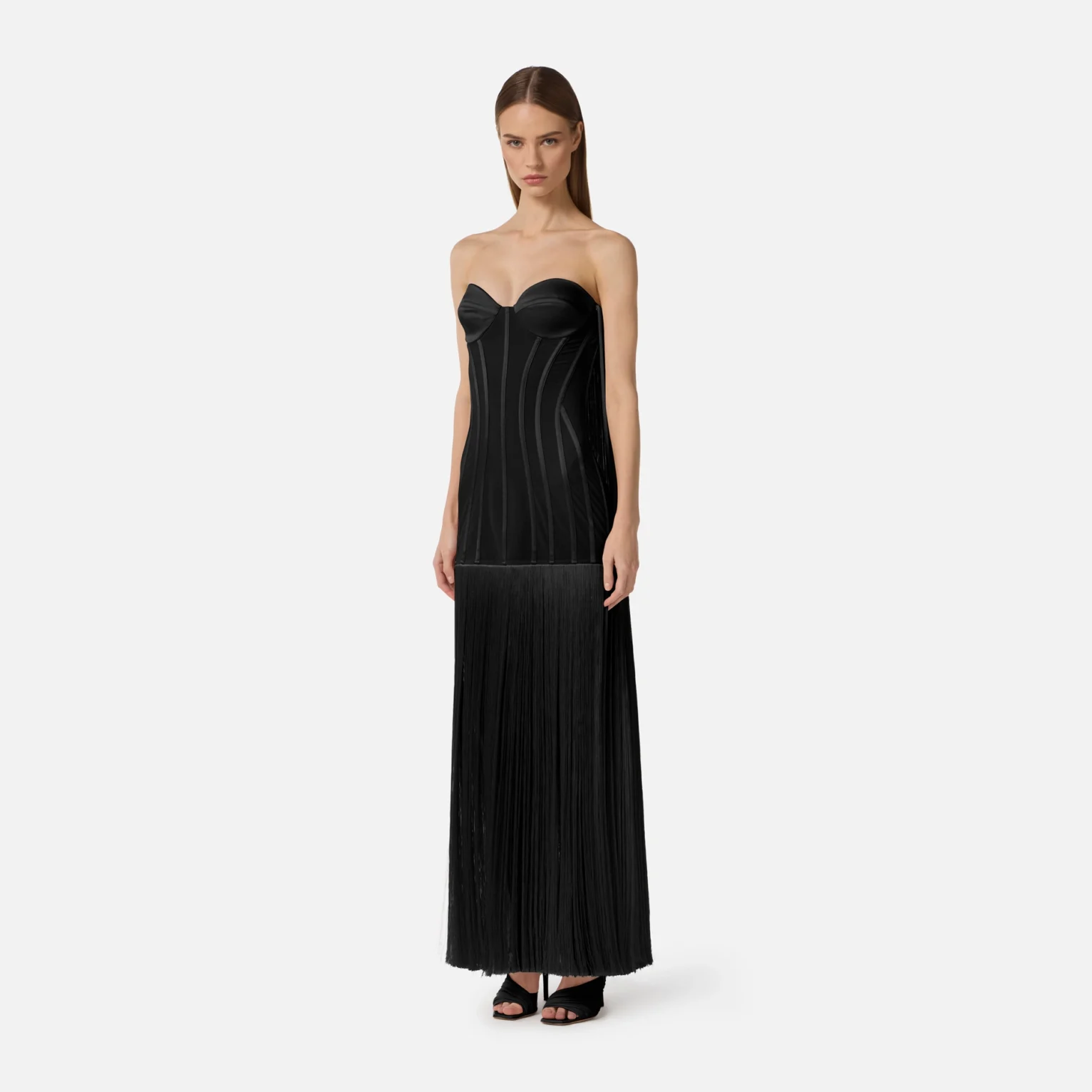 Vestido red carpet de tul con flecos
