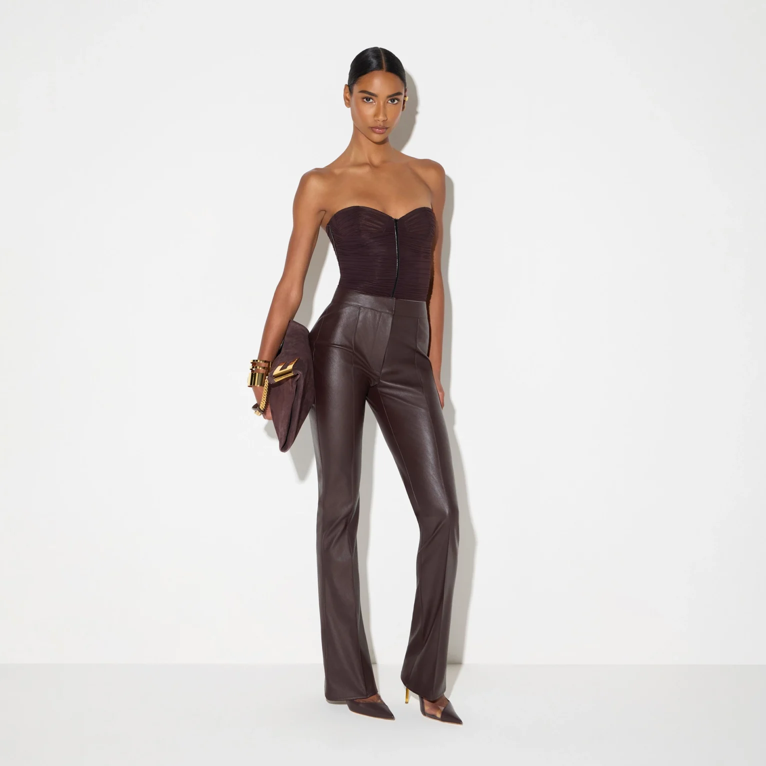 Pantalón efecto piel con nervaduras